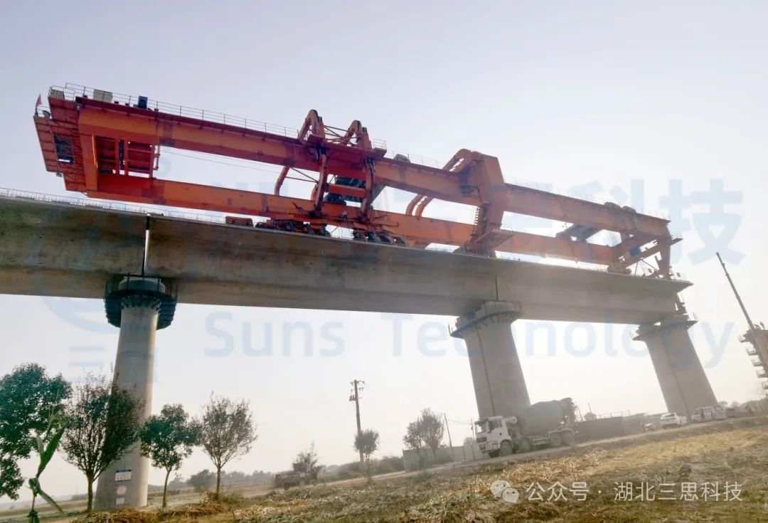 陜西1000噸單導(dǎo)梁架橋機(jī)安全監(jiān)控系統(tǒng)新增功能行業(yè)首創(chuàng)，設(shè)備安全大升
